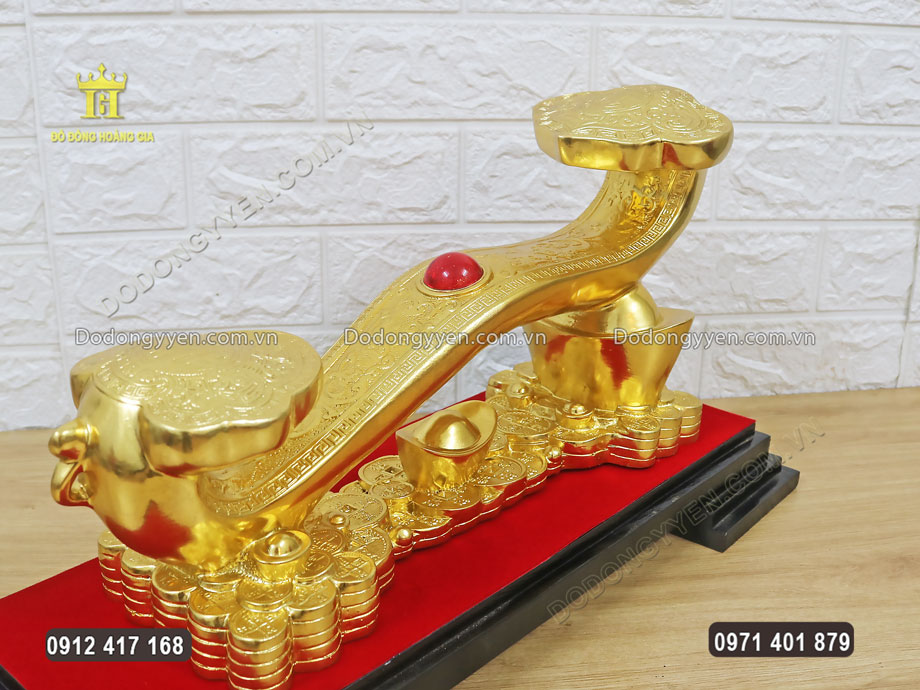 Gậy như &yacute; d&aacute;t v&agrave;ng l&agrave; vật phẩm trang tr&iacute; c&oacute; gi&aacute; trị thẩm mỹ cao